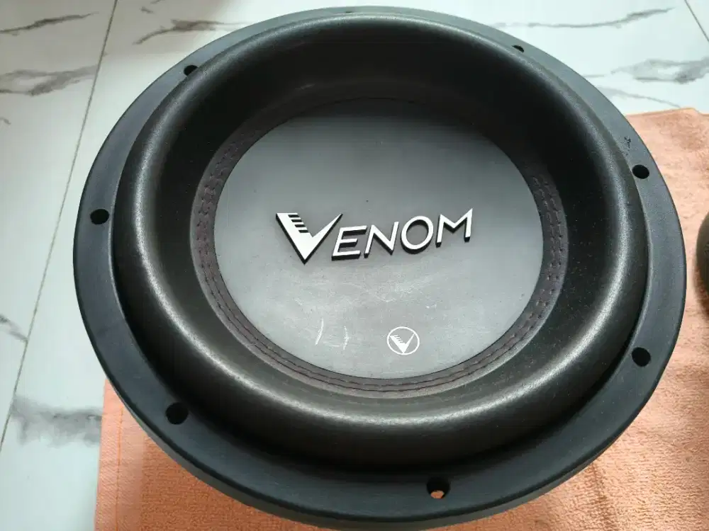 Subwoofer venom  vx1110w