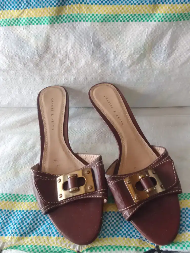 Sandal Charles&Keith ORI size 37 warna coklat