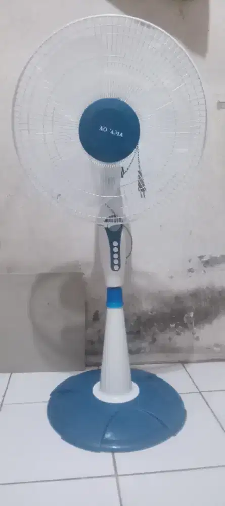 Kipas angin berdiri AOYAMA 16 inc