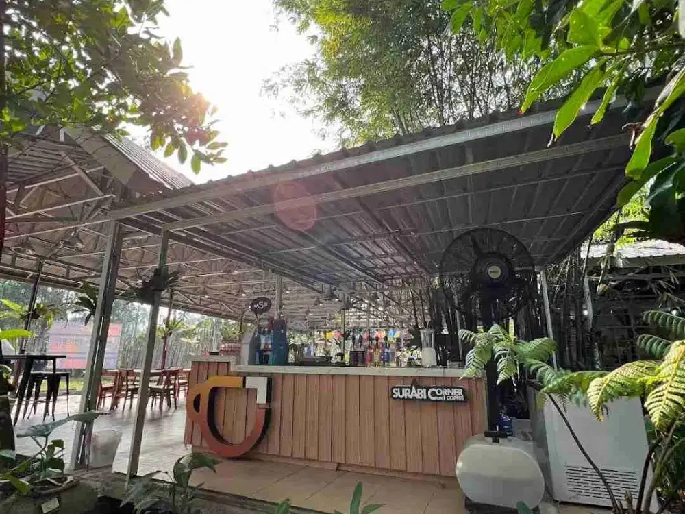 Ruko + lahan cafe siap pakai, tanah luas di kota Pontianak, Punggur kecil.