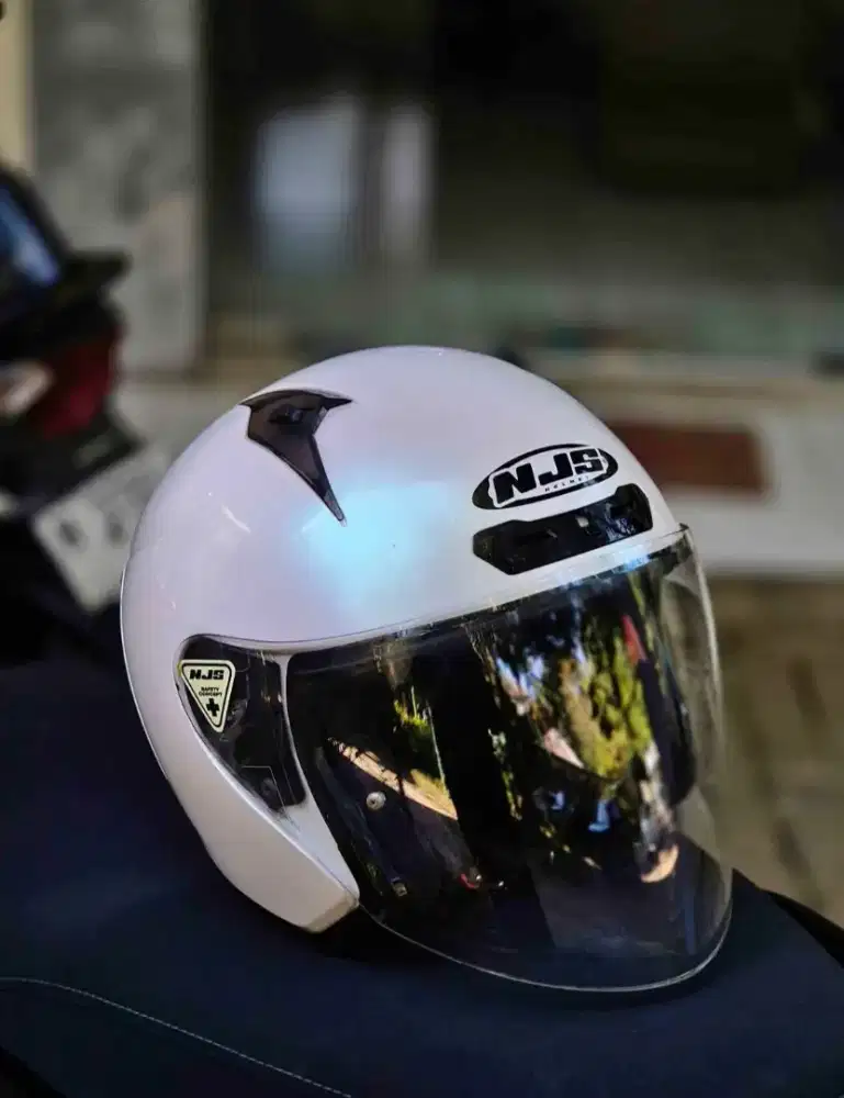 NJS kronoz size L white solid