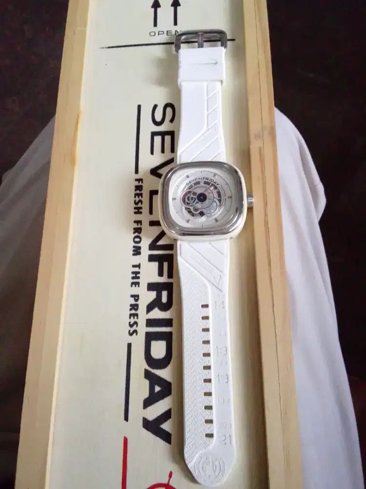 Dijual SEVEN FRIDAY P1B/02 AUTOMATIC