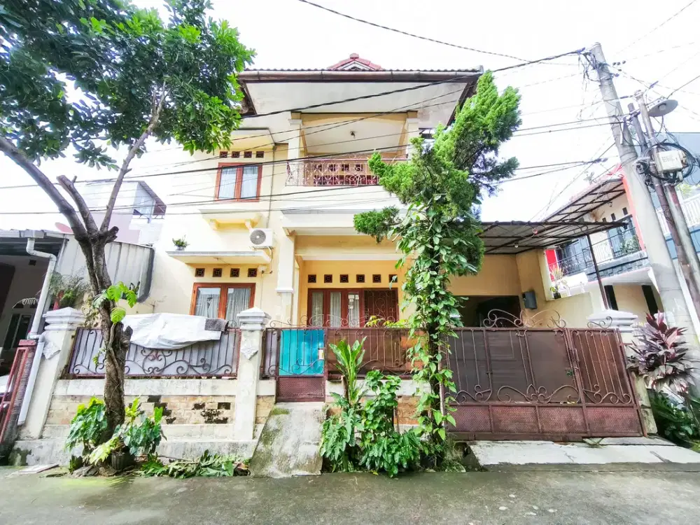 Rumah 2 Lt Terawat 15 Menit ke Gerbang Toll Limo 1 Hadap Utara J-28999