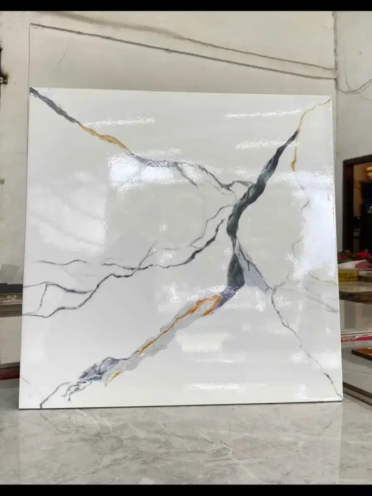 Keramik lantai ukuran 50cm x 50cm