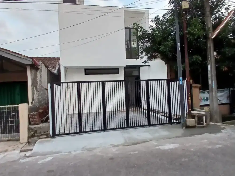 Dijual Rumah di Komplek Deppen Cimanggis