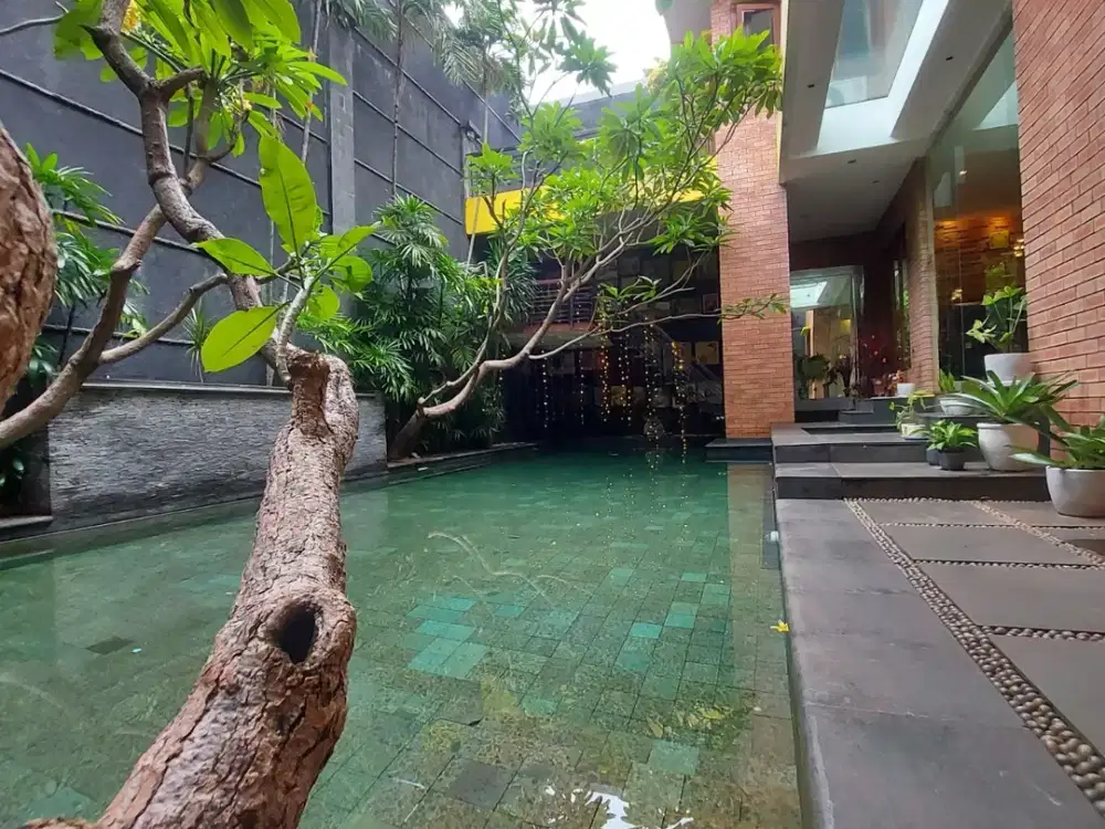 Rumah Mewah ASRI BUKIT GADING MEDITERANIA Jakarta Utara Asri Ada swimming pool luas