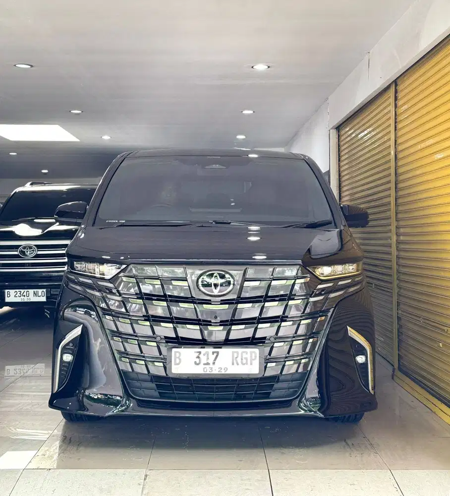 Toyota Alphard 2.5 G CVT TSS 2024 March Hitam Metalik Vieta Motor