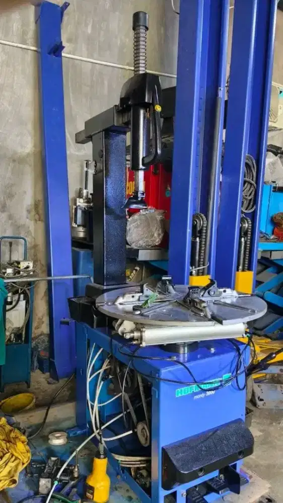 Alat buka ban HOFMANN