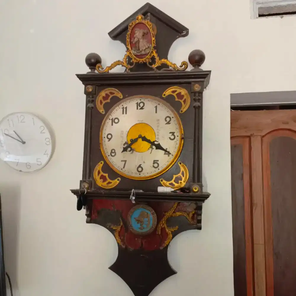 Jam antik merk kienzle