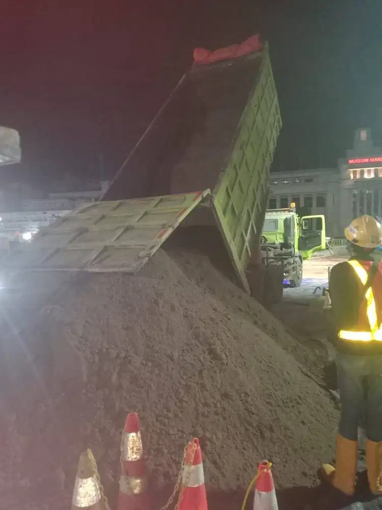 PASIR URUG / AYAK HALUS BY DTT (DUMP TRUCK TRONTON), KIRIM JABODETABEK