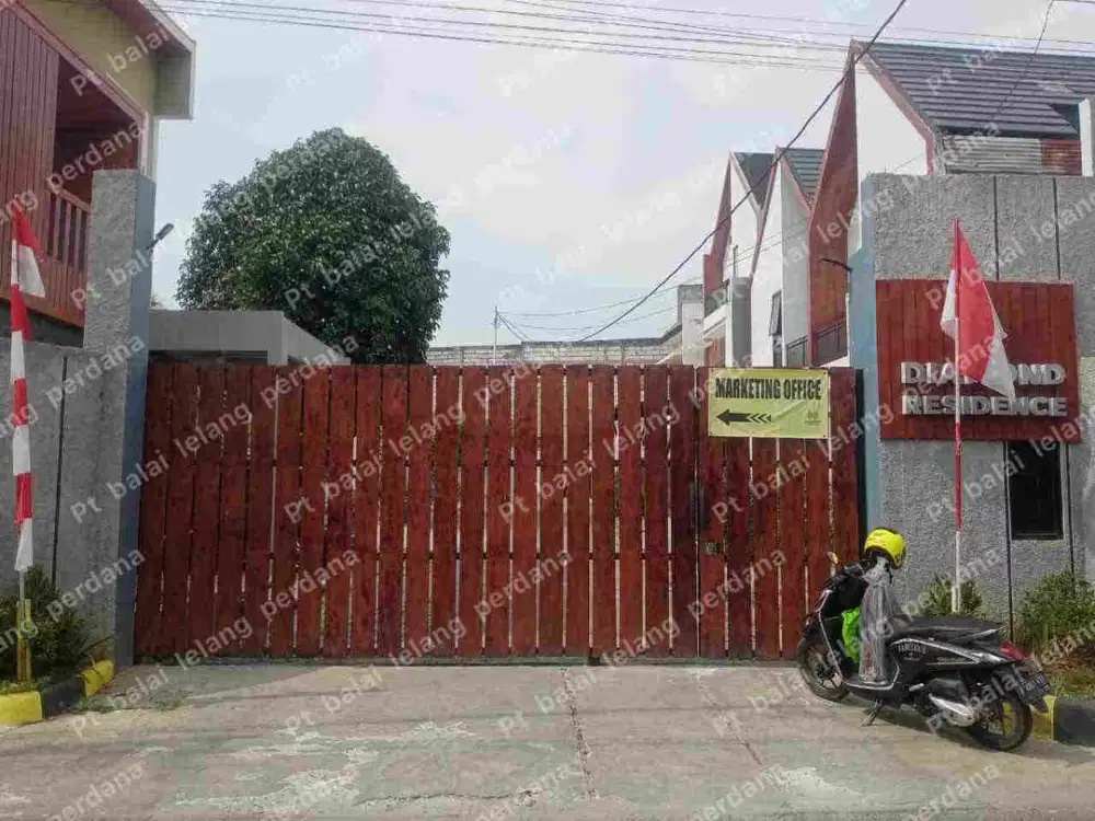 townhouse.    cmn. ada.  4. rmh.      one. gate.      jual.  super. muraah.          cpt. dpt. selama. iklan. masih. tayang.      8. menit. ke. ps. ciputat. mrt. kereta. semua. dkt.