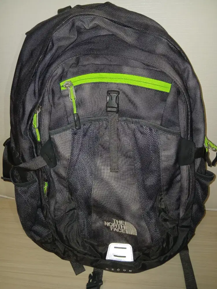 The North FaceBackpack Hiking Daypack Black Unisex Laptop Bag Travel