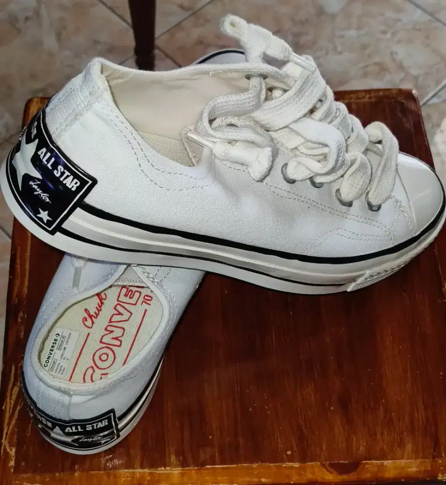 Sepatu Converse Chuck Taylor