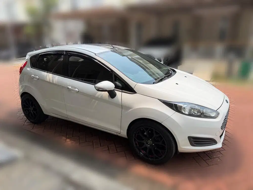 FORD FIESTA 1.5 TREND MT