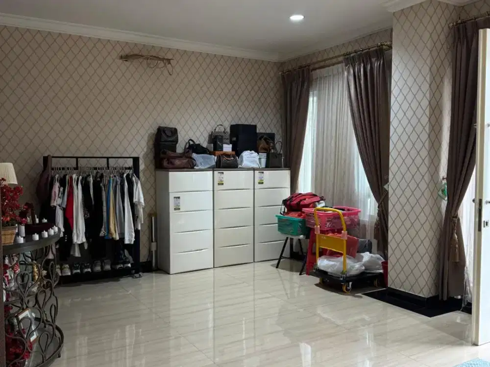 dijual rumah Taman surya 5