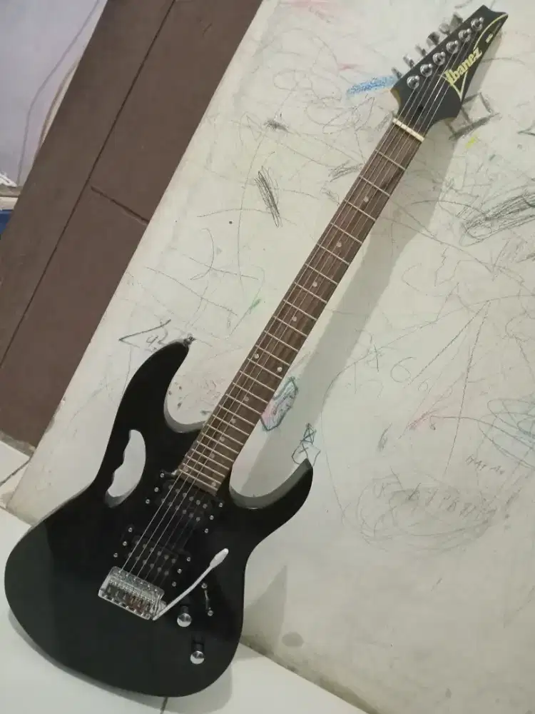GITAR ELEKTRIK IBANEZ