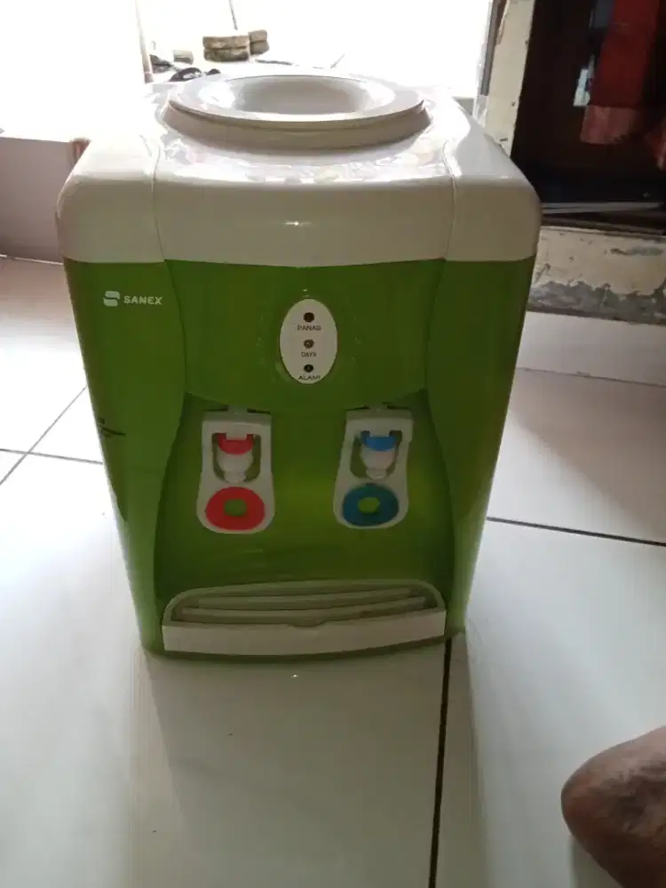 Dijual satu unit dispenser merek sanex