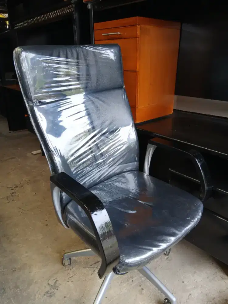 kursi besar direktur