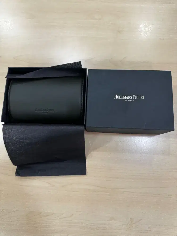 Audemars Piguet kotak box travel case jam kulit