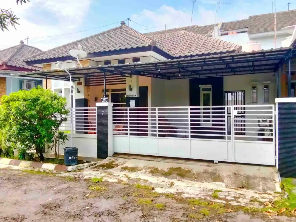 Rumah Bagus Semi Furnished Fajar Indah Colomadu Karanganyar