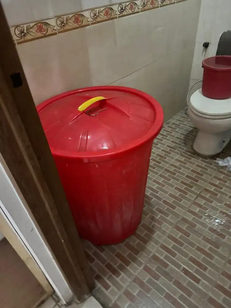 dijual cepat murah ember bak besar merah kamar mandi