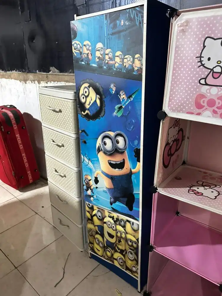 dijual cepat rak lemari minions pakaian baju