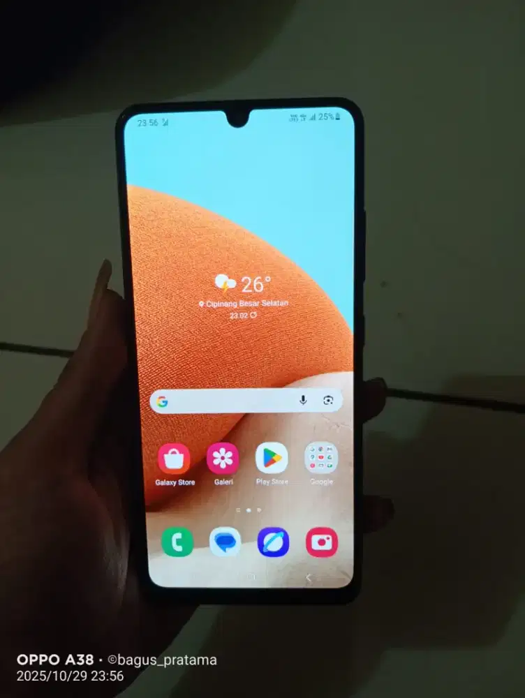 bantuin tmen mau jual galaxy a32 8+8/128 fullsett msih mulus bgtt