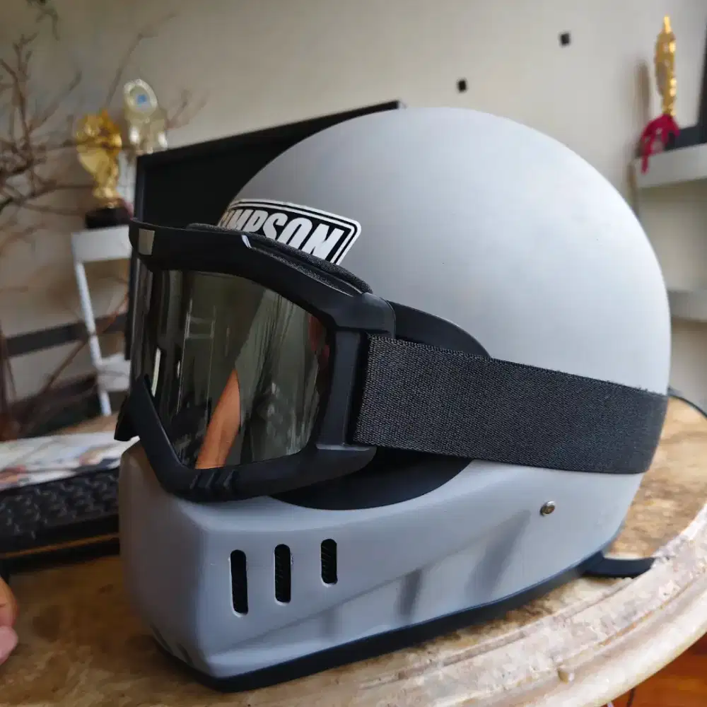 Helm bandit Cakil lengkap kacamata nya