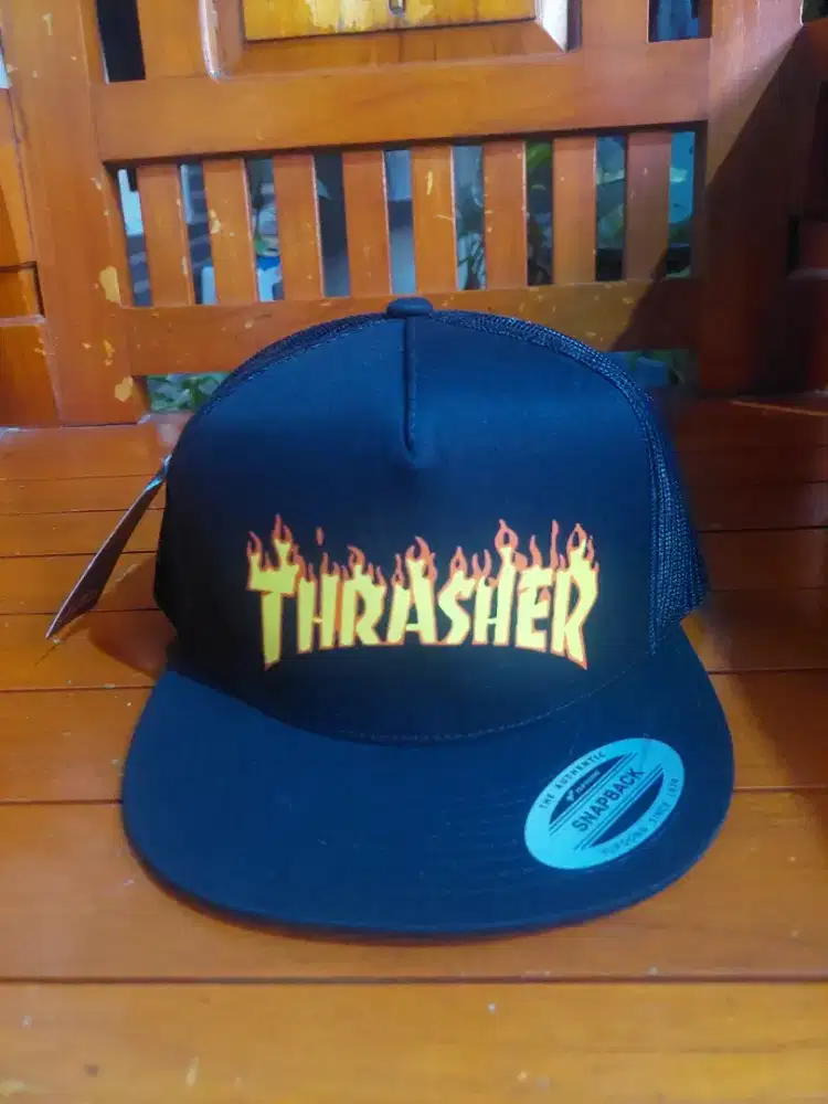 Topi Truckers Classic Yupoong THRESHER Original 100%