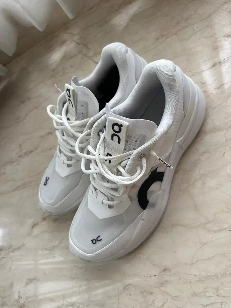 Sepatu On Roger Pro 2 All White size 44.5