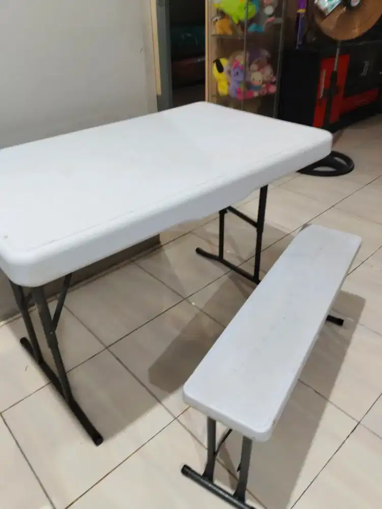 Meja set kursi Krisbow