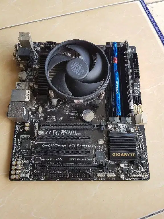 Sepaket Intel Core i7 4790 | Gigabyte B85M-D3H | Ram 2x8gb 16gb DDR3