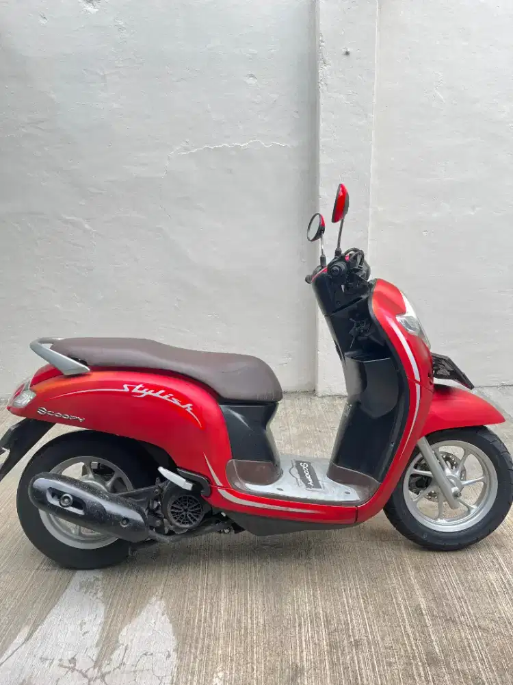 Scoopy stylish 2019 merah