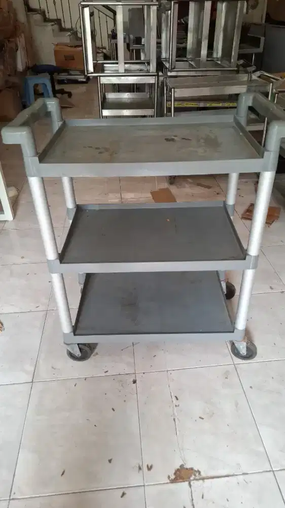 Troli makanan cocok untuk rumah makan