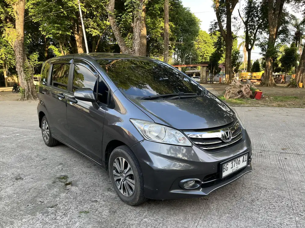 Honda Freed 1.5 E Bensin AT 2013