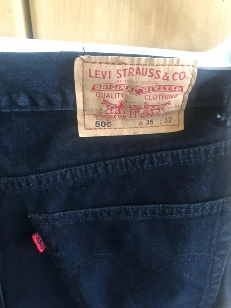 Celana jeans levi's hitam