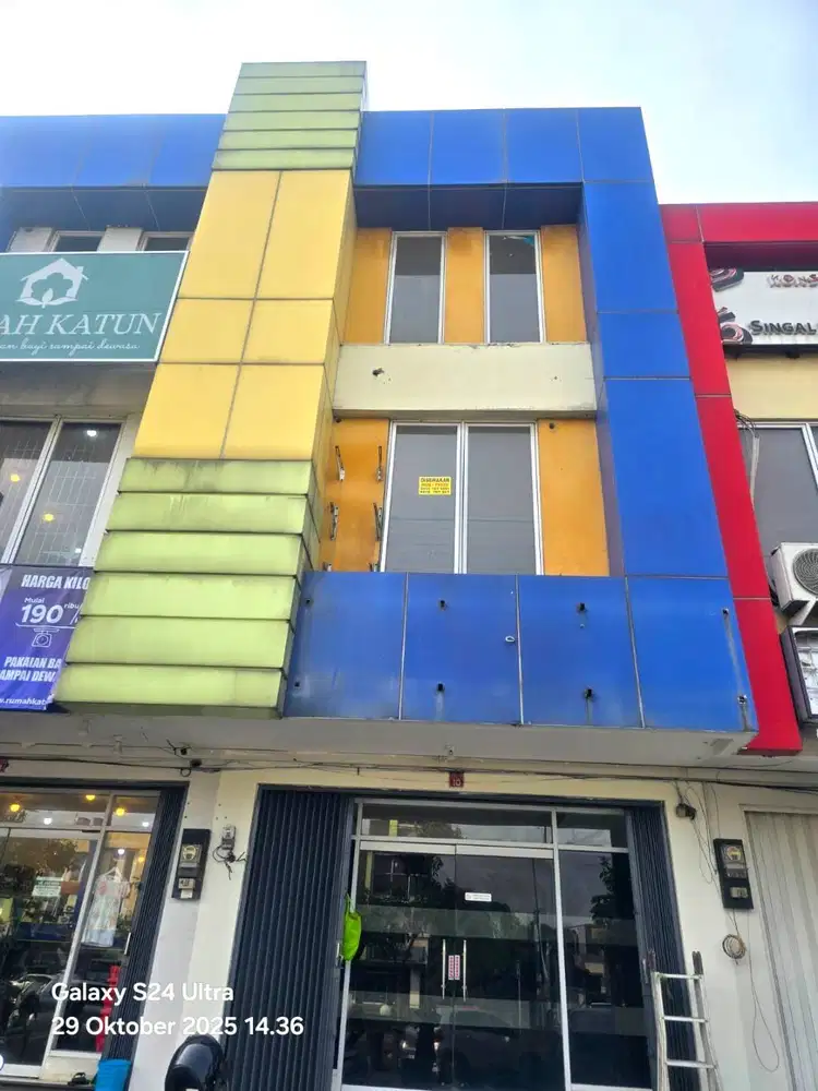 Disewakan Ruko 3 lantai Celebration Boulevard Grand Wisata Tambun