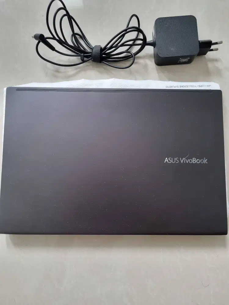 Laptop asuz Vivobook 14, windows 11
