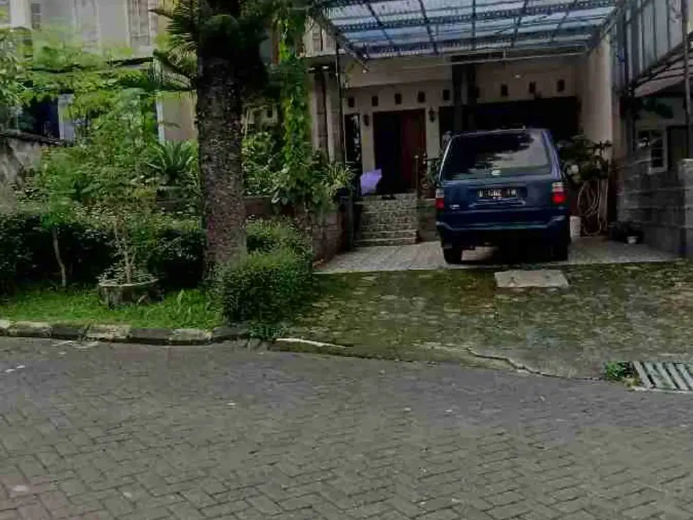 Di jual Rumah 2 lantai lokasi strategis lingkungan nyaman dekat ke sport jabar Arcamanik
