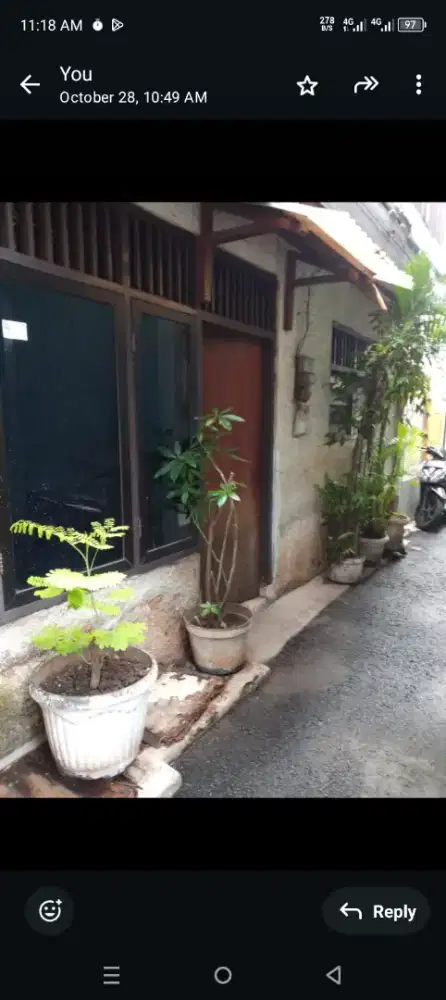 Dijual rumah 2 lantai.