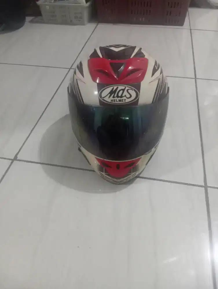 Di jual helm merek MDS