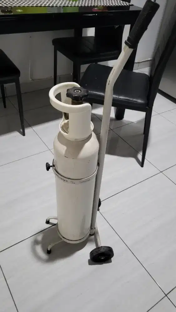 Tabung Oksigen Putih