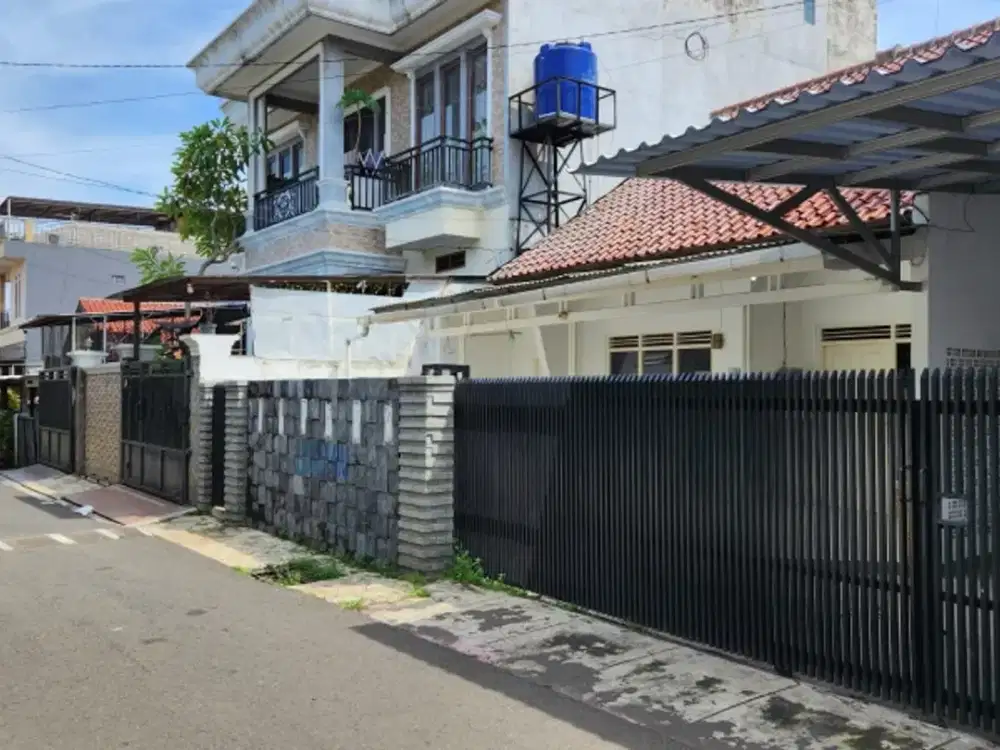 DIJUAL/DISEWAKAN RUMAH SIAP HUNI DI KEB BARU JAK SEL
