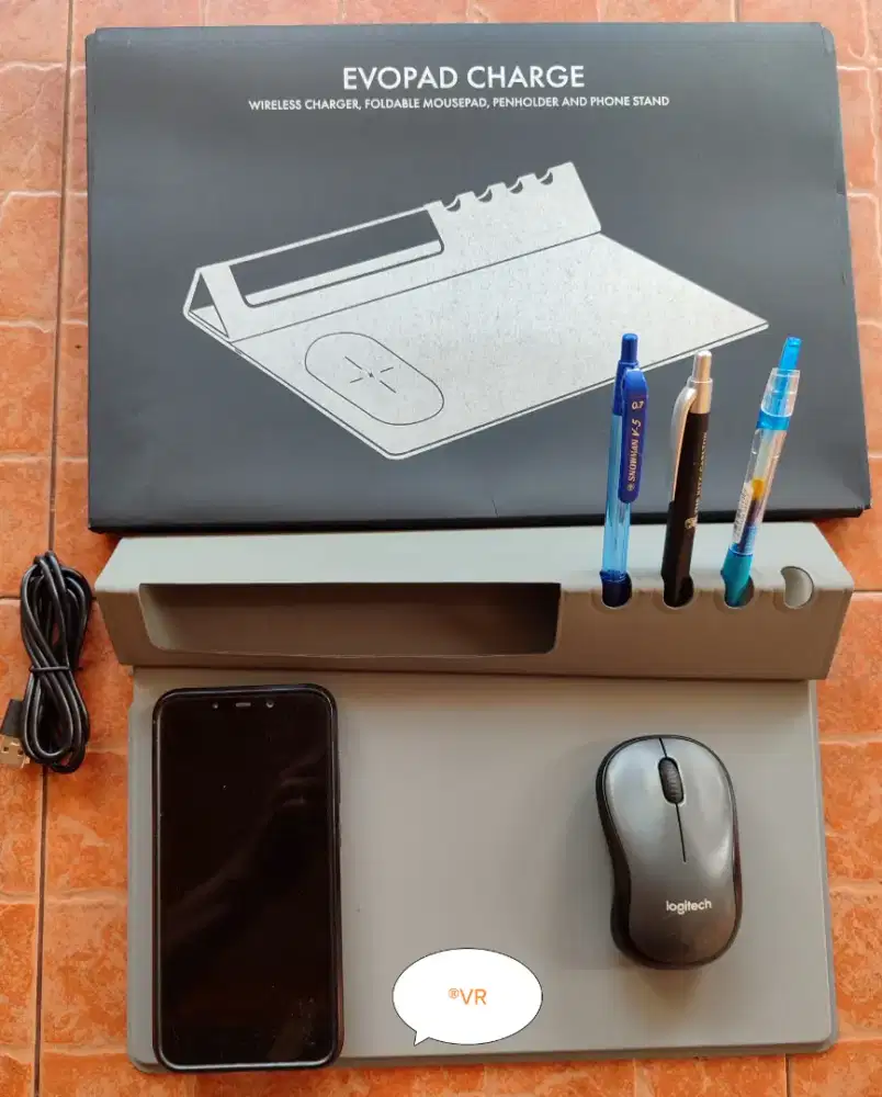 Evopad Charge (Mousepad with wireless charger)