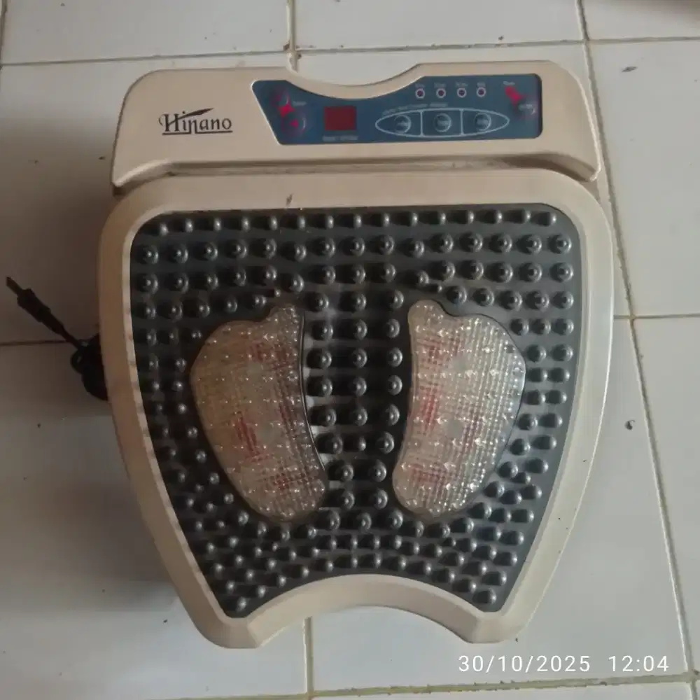 Alat terapi/pijat kaki hinano