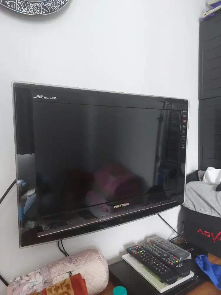 Tv led polytron 24 inchi ada minus