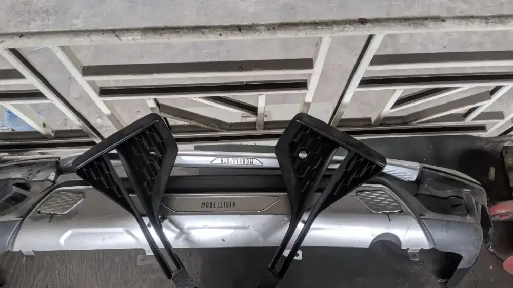 Bodykit INNOVA ZENIX MODELISTA ORI