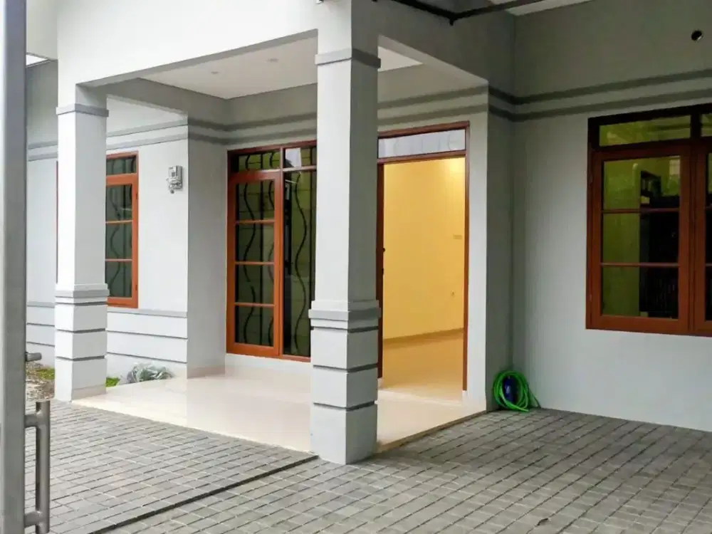 Dijual Rumah di Taman Kopo Indah Bandung Cantik Siap Huni