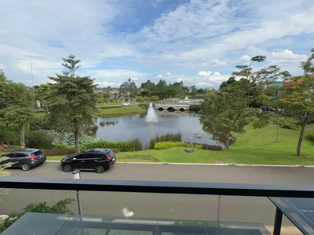 RUMAH VIEW DANAU ADA LIFT DAN POOL AT MOZART GADING SERPONG
