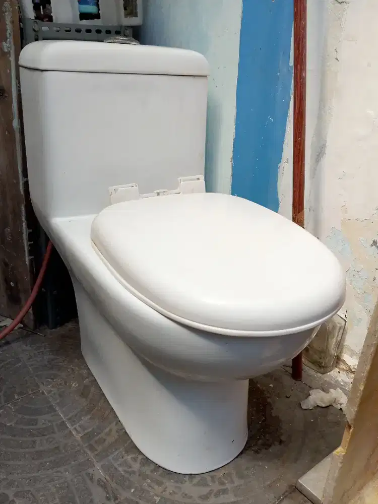 Kloset duduk E-Chanting